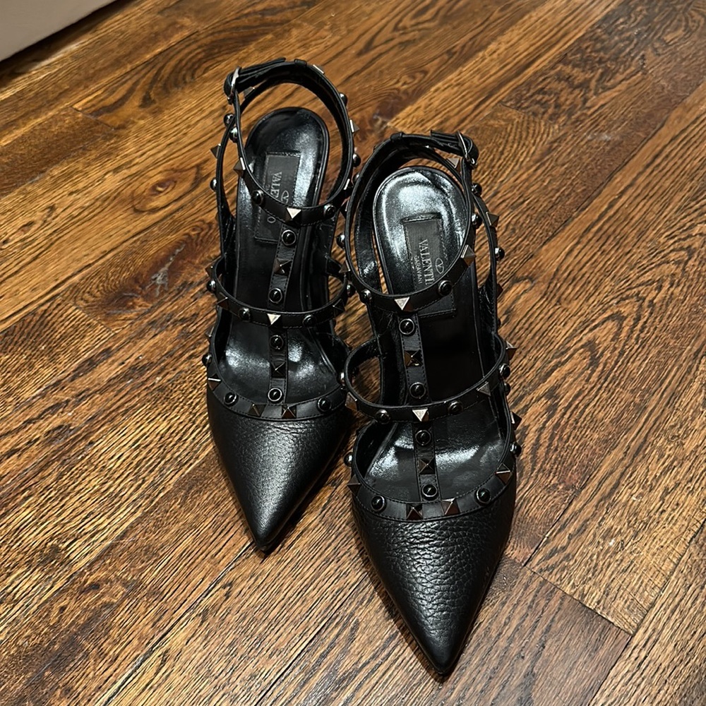 Worn Valentino Rockstud in used condition size 38